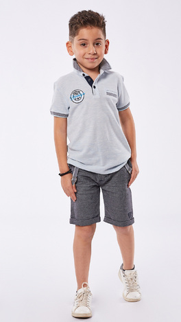 HASHTAG bermuda set, polo shirt with appliqué embroidery and gray bermuda shorts.