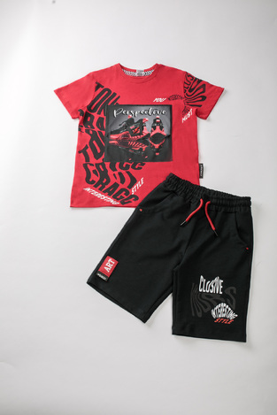 SPRINT shorts set in red color with appliqué embroidery.