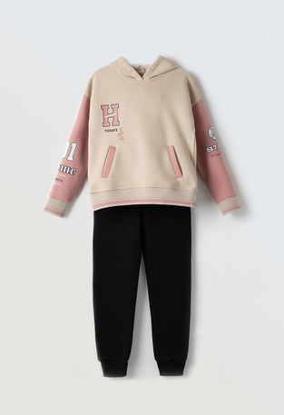 EBITA tracksuit set in beige and pink colors with a hood.