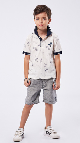 HASHTAG bermuda set, white polo shirt and gray bermuda shorts.