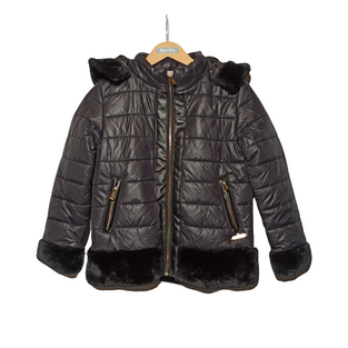 Ebita jacket in black color with removable hood, fur coating at the bottom and at the end of the sleeves.