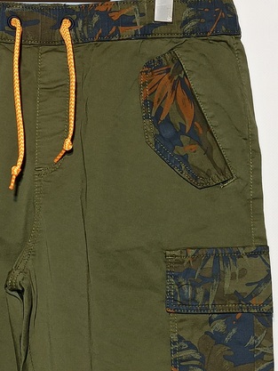 Bermuda ORIGINAL MARINES in khaki color.