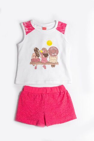 JOYCE shorts set, sleeveless blouse with embossed print in white, and shorts with lace in fuchsia color.