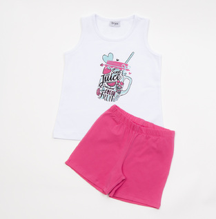 Set of TRAX shorts, printed sleeveless top and fuchsia shorts.